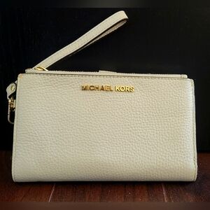 Michael Kors Adele Leather Smartphone wallet.  New